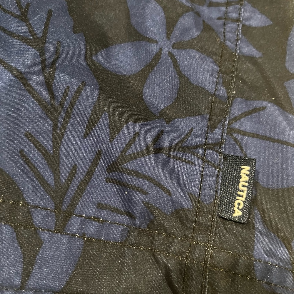 Nautica Blue Floral Men’s Swim Trunks - Picture 2 of 4